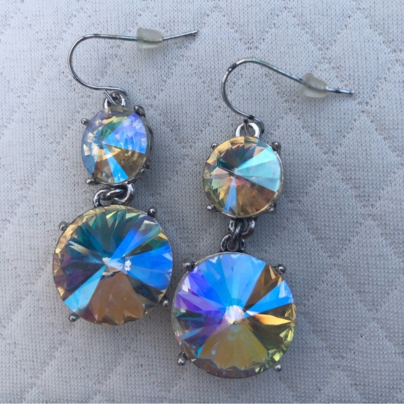 Beautiful drop lightweight earrings with big sparkle ✨ - Picture 2 of 14